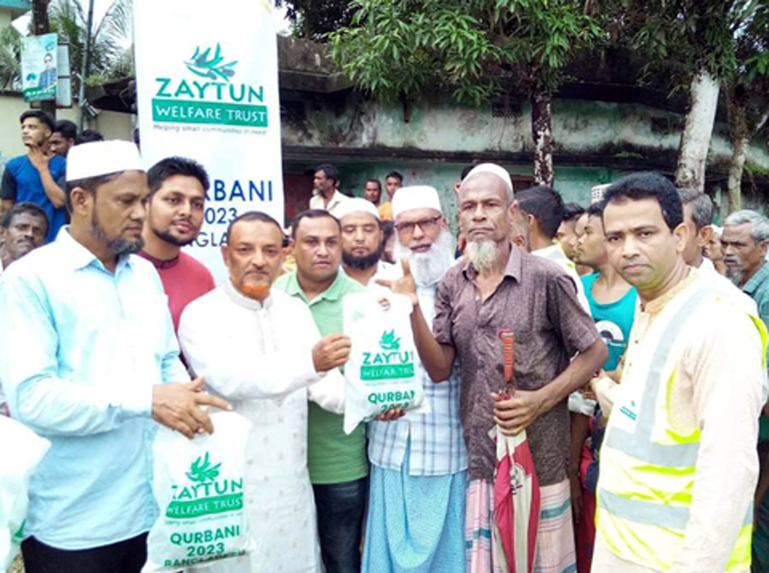 সিলেটের ৩ হাজার পরিবার পেল জয়তুন ওয়েলফেয়ার ট্রাস্ট’র কুরবানীর গোস্ত