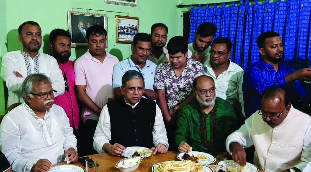 শফিক চৌধুরীর বাসায় চা-চক্রে অংশ নিলেন বাহাউদ্দিন নাছিম-আহমদ হোসেন